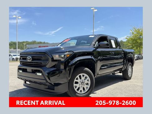Used 2025 Toyota Tacoma SR5 RWD image 1