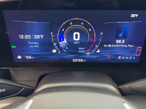 Used 2025 Chevrolet Traverse LT image 39