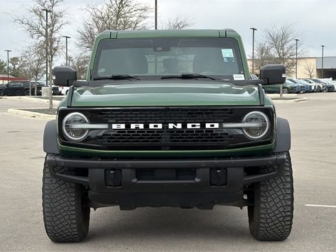 Used 2023 Ford Bronco Wildtrak image 2