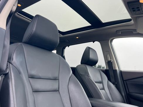 Used 2021 Nissan Rogue SL w/ Premium Package image 18