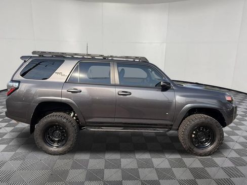 Used 2020 Toyota 4Runner TRD Off-Road Premium w/ Moonroof Package AWD/4WD image 11
