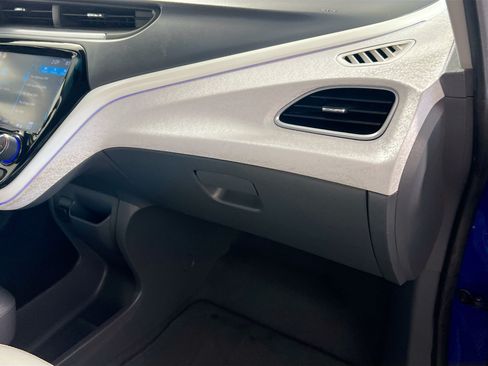 Used 2021 Chevrolet Bolt Premier w/ Infotainment Package FWD image 34