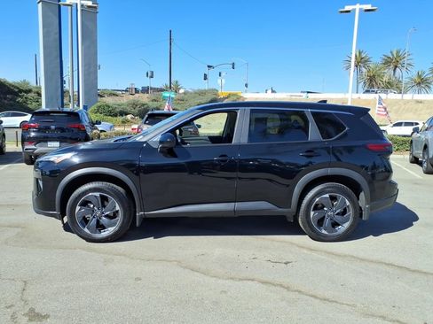 Certified 2025 Nissan Rogue SV FWD image 6