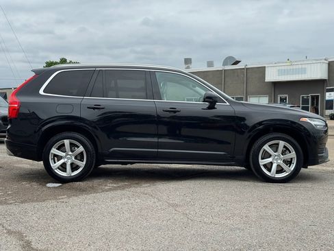 Used 2021 Volvo XC90 T5 Momentum w/ Climate Package FWD image 8