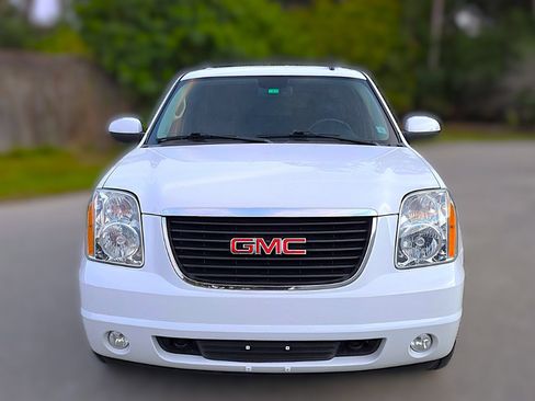 Used 2013 GMC Yukon SLE w/ Convenience Package image 2