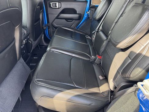 Used 2022 Jeep Wrangler Unlimited Sahara w/ Cold Weather Group image 10