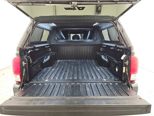 Used 2017 Toyota Tacoma TRD Sport w/ Tow Package (A/T) AWD/4WD image 33