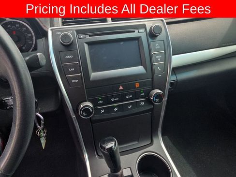 Used 2015 Toyota Camry SE FWD image 5