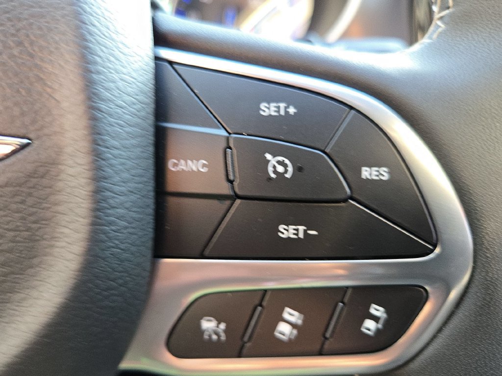 New 2026 Chrysler Pacifica Select FWD image 15
