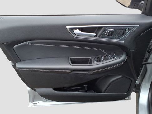 Used 2024 Ford Edge Titanium image 16