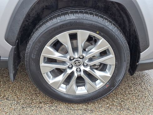 Certified 2020 Toyota RAV4 XLE Premium image 8