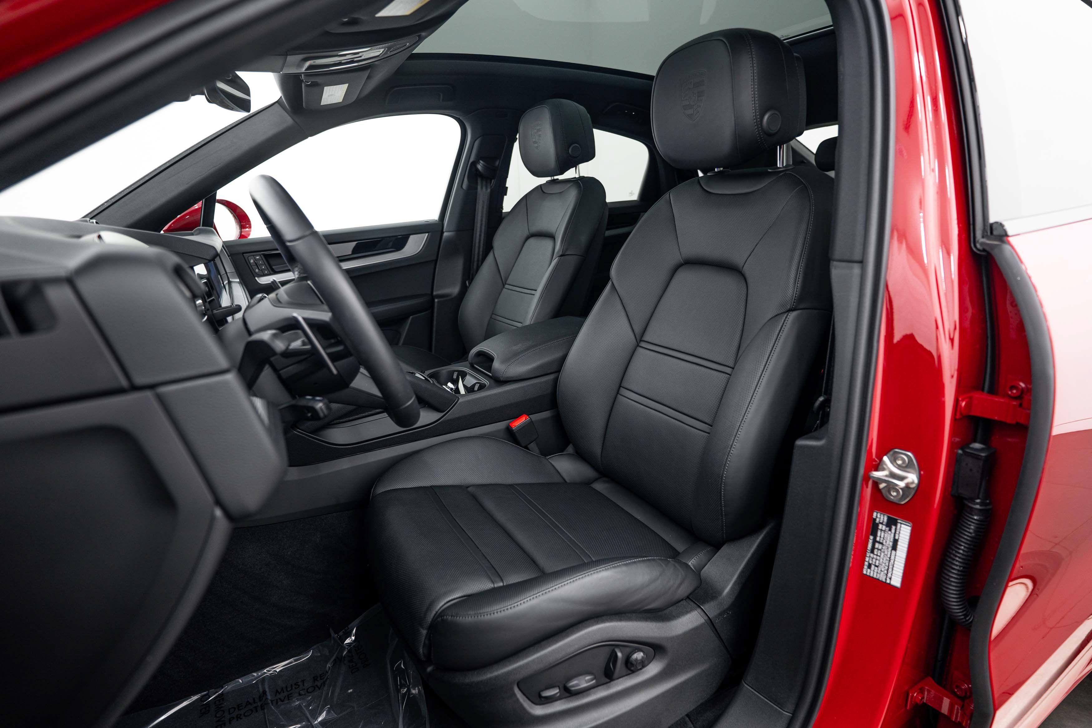 Certified 2026 Porsche Cayenne Coupe AWD/4WD image 5