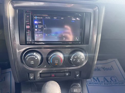 Used 2010 Dodge Challenger SE image 23