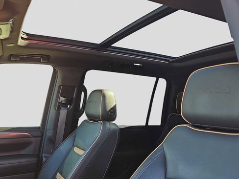 Used 2022 GMC Yukon XL AT4 w/ Max Trailering Package image 18