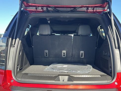 New 2026 Chevrolet Suburban Premier image 20