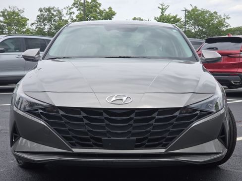 Used 2023 Hyundai Elantra SEL w/ Convenience Package FWD image 12