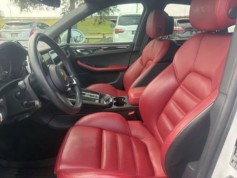Used 2023 Porsche Macan S image 13
