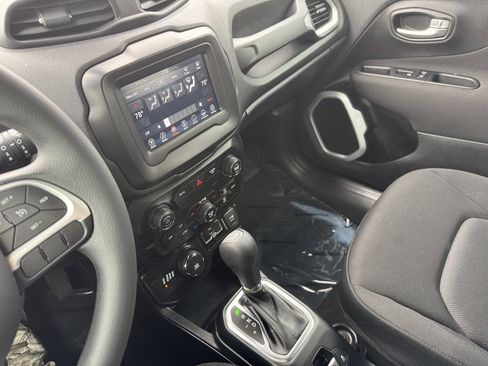 Used 2019 Jeep Renegade Sport w/ Sport Appearance Group image 26