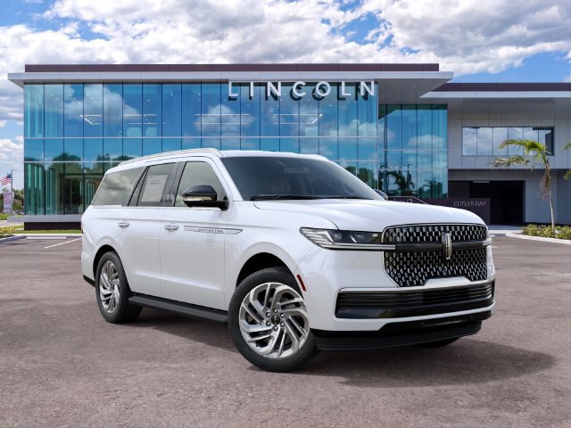 New 2027 Lincoln Navigator Premiere RWD image 4