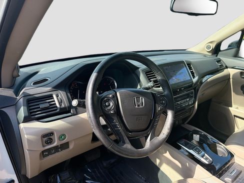 Used 2016 Honda Pilot Touring image 25