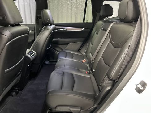 Used 2023 Cadillac XT6 Luxury image 24