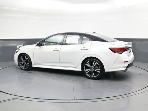 Used 2022 Nissan Sentra SR w/ SR Premium Package FWD image 7