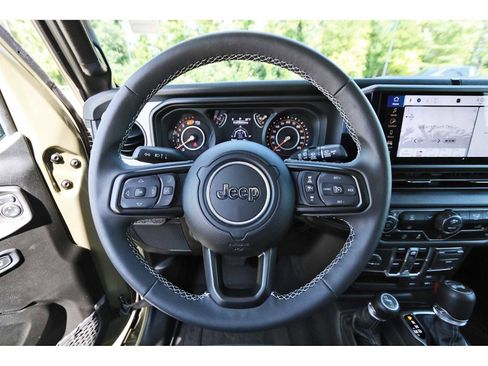 Used 2025 Jeep Wrangler Unlimited Sport AWD/4WD image 13
