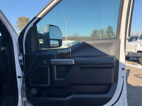 Used 2017 Ford F150 Platinum w/ Equipment Group 701A Luxury image 21