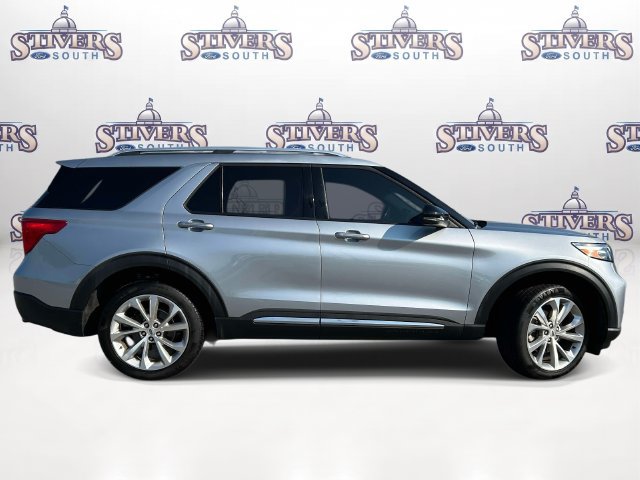 Certified 2022 Ford Explorer Platinum w/ Equipment Group 601A AWD/4WD image 2
