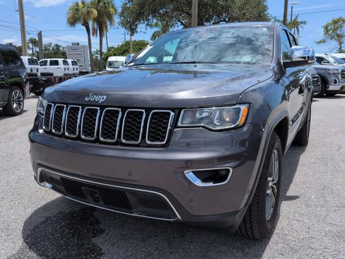Used 2018 Jeep Grand Cherokee Limited RWD image 9