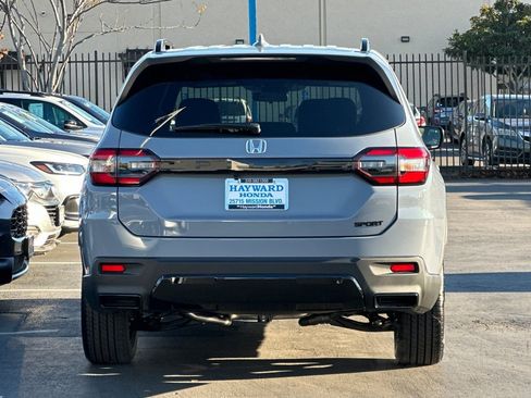 New 2026 Honda Pilot Sport image 4