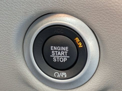 Used 2023 Chrysler Voyager LX image 25