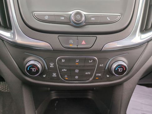 Certified 2022 Chevrolet Equinox LT image 11