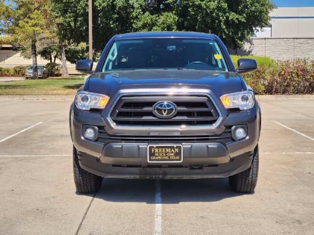 Used 2022 Toyota Tacoma SR5 RWD image 3