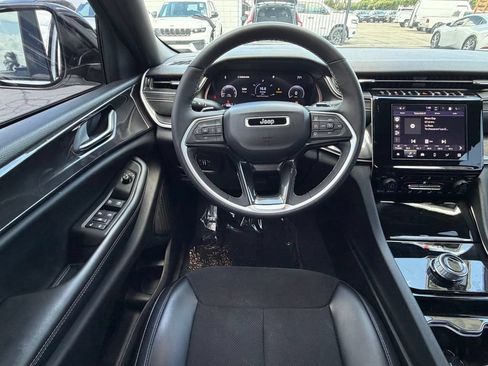 Used 2023 Jeep Grand Cherokee L Laredo AWD/4WD image 14
