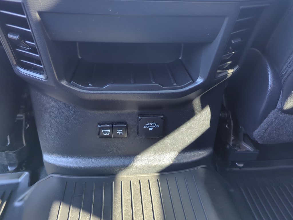 Used 2024 Toyota Tundra Limited AWD/4WD image 34