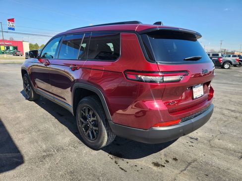Used 2024 Jeep Grand Cherokee L Altitude AWD/4WD image 5