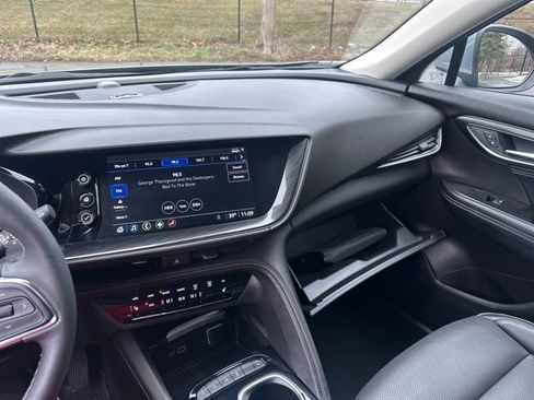 Used 2023 Buick Envision Essence image 40