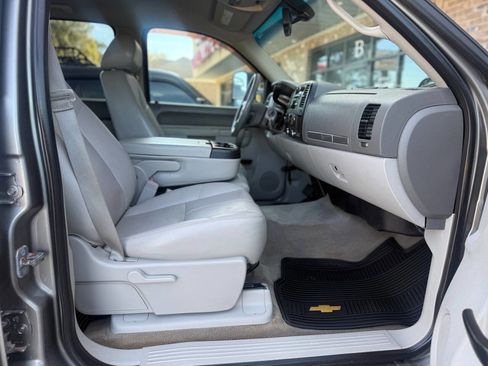 Used 2014 Chevrolet Silverado 2500 LT w/ Interior Plus Package image 15