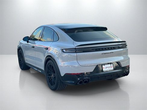 Used 2025 Porsche Cayenne GTS image 7