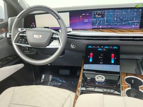 Used 2026 Cadillac Escalade Platinum Sport w/ LPO, ONYX Package AWD/4WD image 60