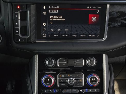 Used 2023 GMC Yukon Denali AWD/4WD image 15