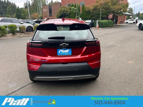 Used 2023 Chevrolet Bolt EUV LT w/ Driver Confidence Package FWD image 8