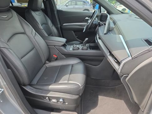 Used 2025 Cadillac XT4 Premium Luxury FWD image 34