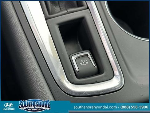Used 2024 Chevrolet Equinox LT AWD/4WD image 36