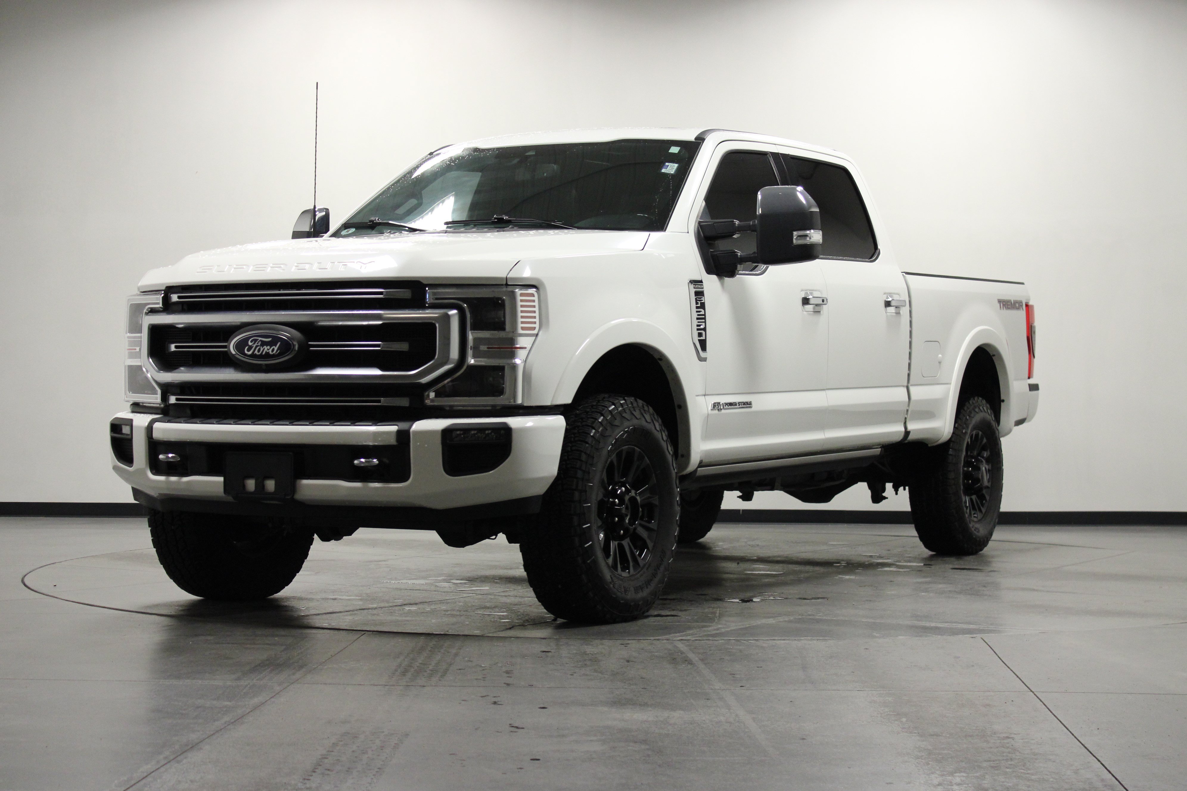 Used 2022 Ford F250 Platinum w/ Tremor Off-Road Package AWD/4WD image 8