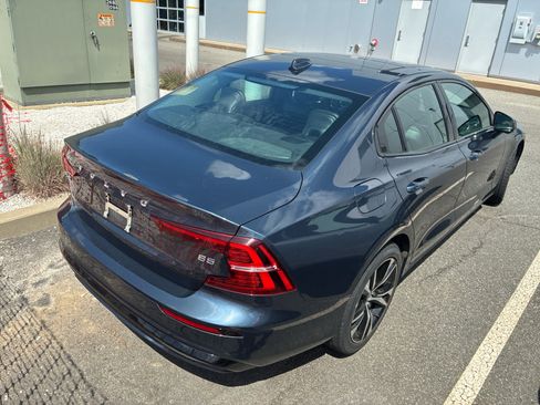 Used 2024 Volvo S60 B5 Core FWD image 3