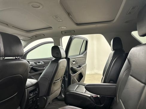 Used 2019 Chevrolet Traverse Premier AWD/4WD image 36