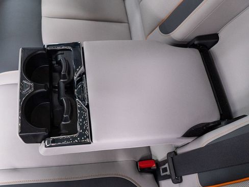 Certified 2023 Rolls-Royce Cullinan w/ Dark Exterior Package AWD/4WD image 28