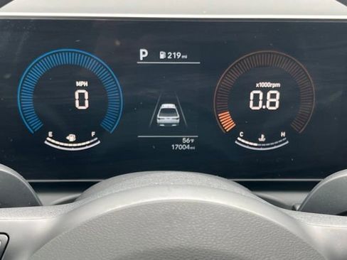 Used 2025 Hyundai Santa Cruz SEL AWD/4WD image 12